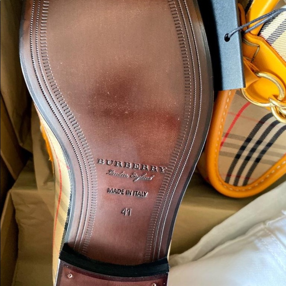 Burberry Dress Shoes - Picture 5 of 8